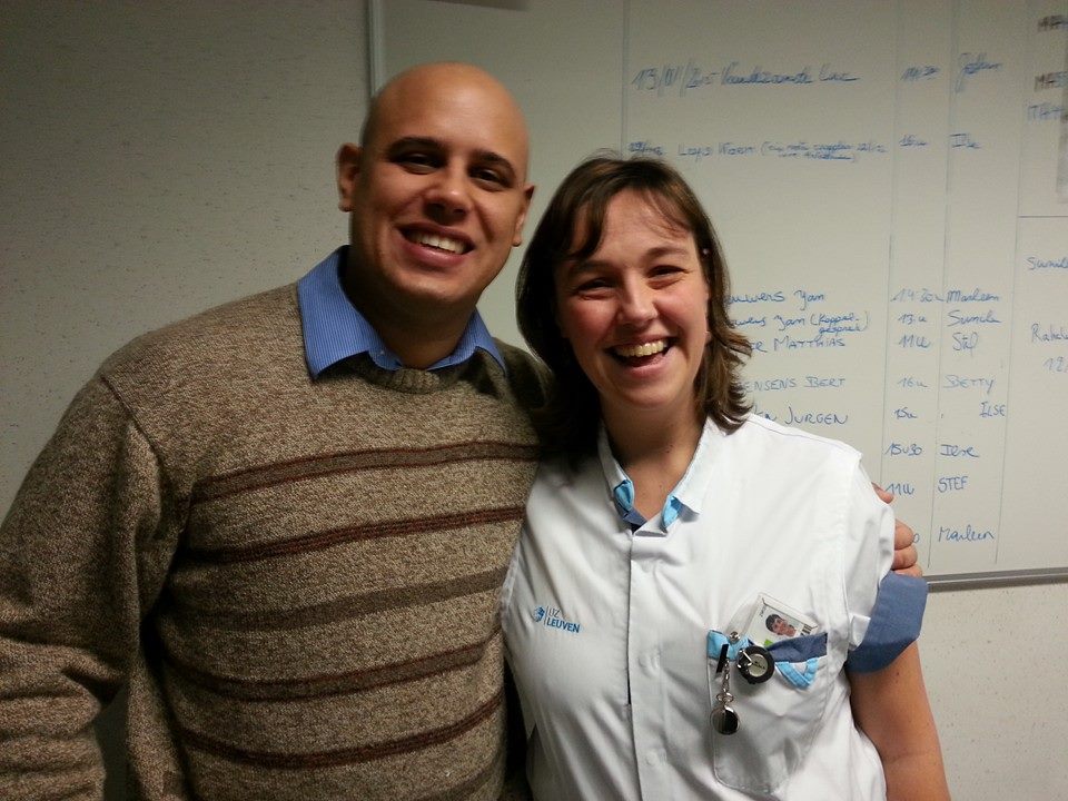 Dr. Oscar Paats durante capacitación internacional en psiquiatría en Leuven, Bélgica